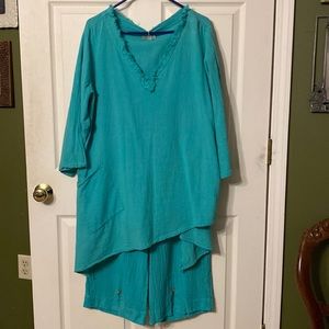 2 piece suit made of gauze material